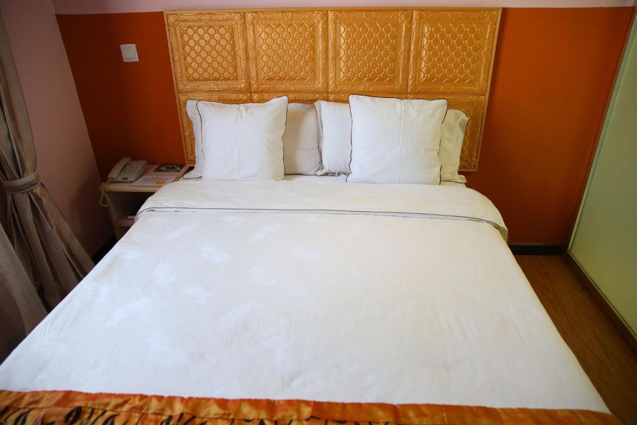 Hotel Cristal Madagascar Antananarivo Bagian luar foto